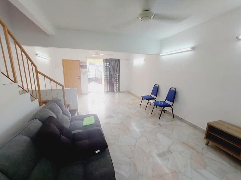 Rumah Teres 2-Tingkat untuk Disewa di SS26 (Petaling Jaya) - Joey Wong - Living Room - PropertyGuru.com.my