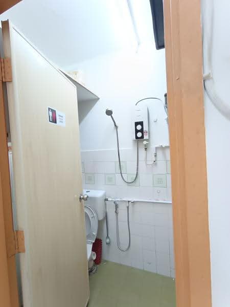 Rumah Teres 2-Tingkat untuk Disewa di SS26 (Petaling Jaya) - Joey Wong - Bathroom - PropertyGuru.com.my