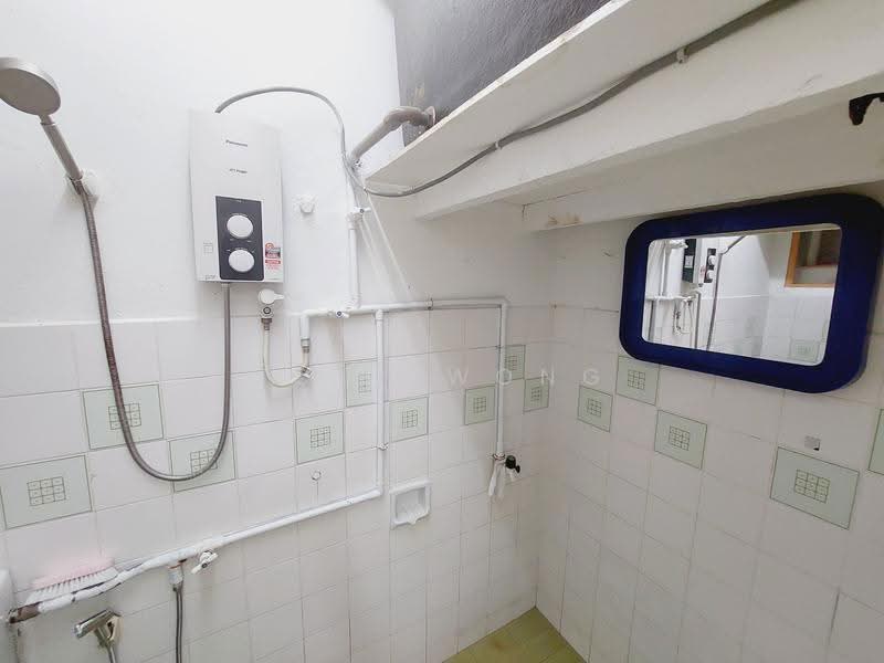 Rumah Teres 2-Tingkat untuk Disewa di SS26 (Petaling Jaya) - Joey Wong - Bathroom - PropertyGuru.com.my