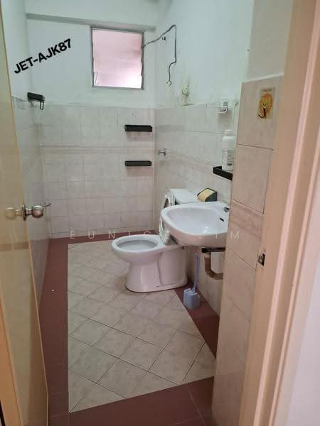 Pangsapuri untuk Dijual di Pelangi Heights - Eunice Lim - Bathroom - PropertyGuru.com.my
