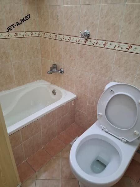 Pangsapuri untuk Dijual di Pelangi Heights - Eunice Lim - Bathroom - PropertyGuru.com.my