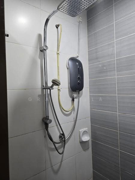 Service Residence for Rent at Sky Oasis Residence (Pangsapuri Oasis 1) - Grace Ella - Bathroom - PropertyGuru.com.my