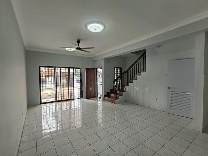Rumah Teres 2-Tingkat untuk Dijual di Permas Jaya (Johor) - Daniel Yong - Living Room - PropertyGuru.com.my