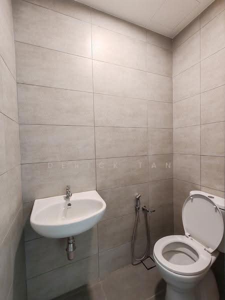 Shop / Office untuk Disewa di Tanjung Tokong (Penang) - Derick Tan - Bathroom - PropertyGuru.com.my
