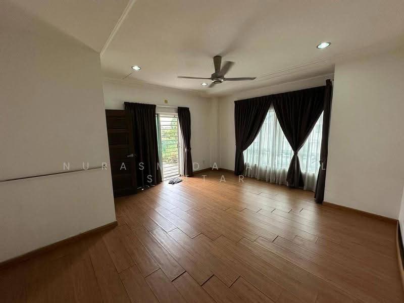 Zero-Lot Bungalow for Sale in Ramal Villa (Kajang) - Nurasmida Abdul Sattar - Living Room - PropertyGuru.com.my