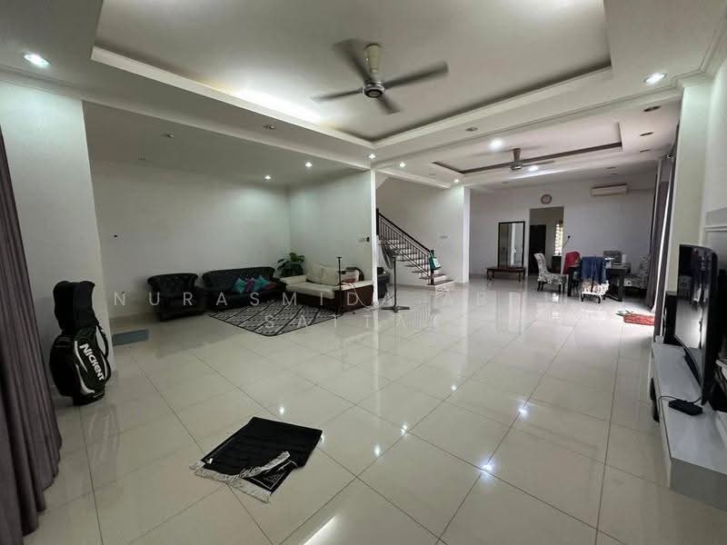 Zero-Lot Bungalow for Sale in Ramal Villa (Kajang) - Nurasmida Abdul Sattar - Living Room - PropertyGuru.com.my