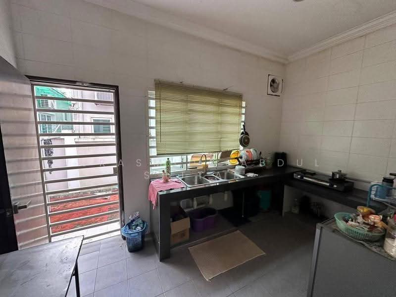 Zero-Lot Bungalow for Sale in Ramal Villa (Kajang) - Nurasmida Abdul Sattar - Kitchen - PropertyGuru.com.my