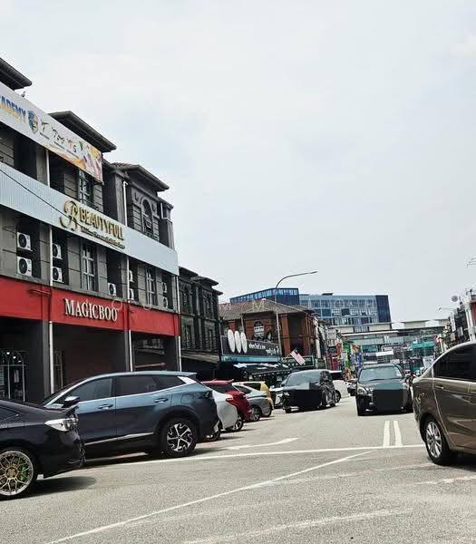 Shop / Office untuk Disewa di Taipan Business Centre (Subang Jaya) - Lou Imm Loh - Exterior - PropertyGuru.com.my