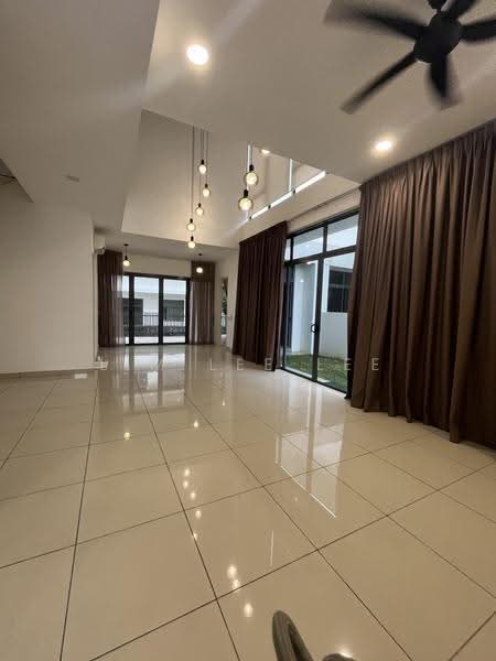 Rumah Berkembar untuk Disewa di Setia Alam (Selangor) - Lim Lee Lee - Living Room - PropertyGuru.com.my