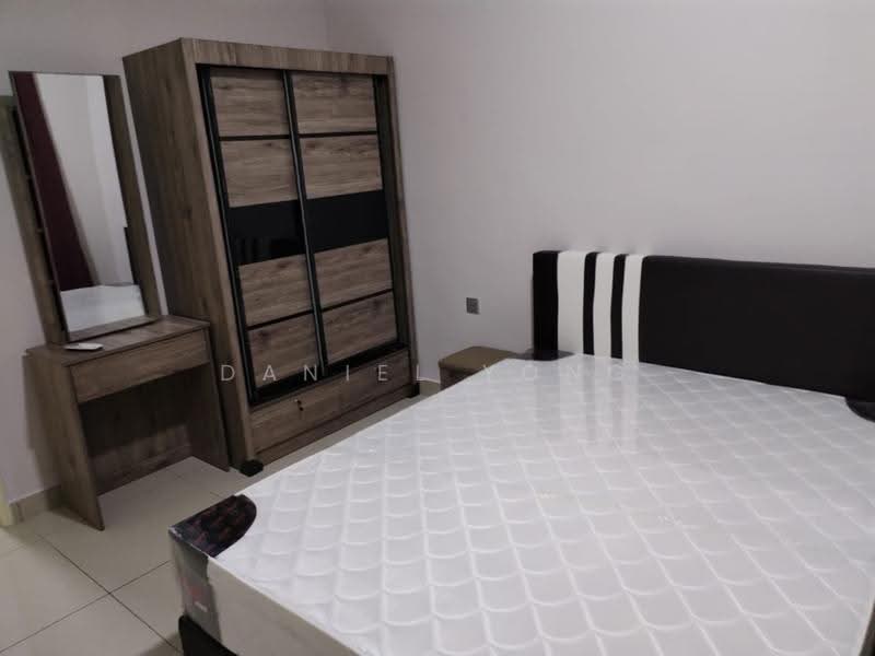 Kediaman Servis untuk Dijual di Twin Danga Residence - Daniel Yong - Bedroom - PropertyGuru.com.my