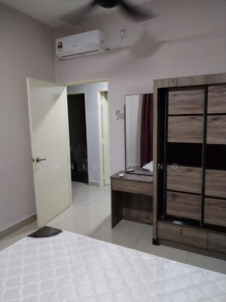 Kediaman Servis untuk Dijual di Twin Danga Residence - Daniel Yong - Bedroom - PropertyGuru.com.my