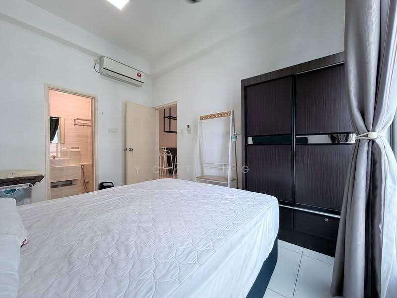 Kediaman Servis untuk Dijual di D'Summit Residences - YC Fung - Bedroom - PropertyGuru.com.my