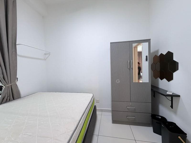 Kediaman Servis untuk Dijual di D'Summit Residences - YC Fung - Bedroom - PropertyGuru.com.my