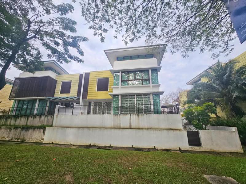 Semi-Detached House for Sale in Presint 8 (Putrajaya) - Amirruddin . - Exterior - PropertyGuru.com.my