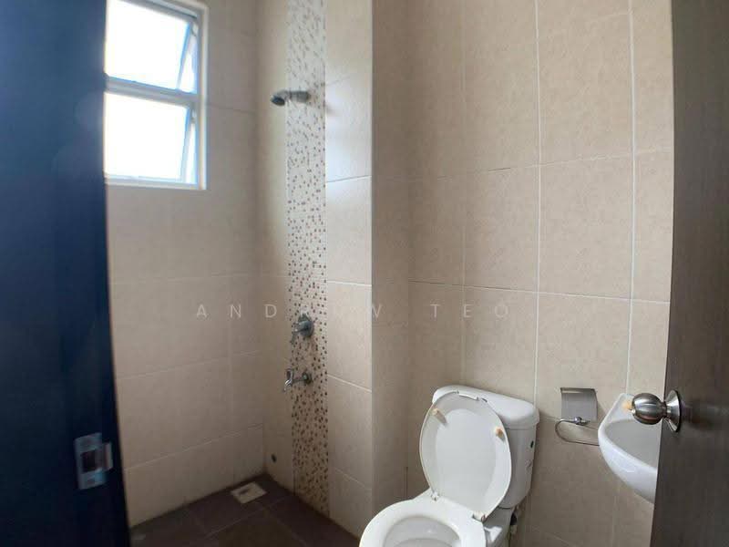 Rumah Teres 2-Tingkat untuk Dijual di Taman Molek (Johor Bahru) - Andrew Teo - Bathroom - PropertyGuru.com.my