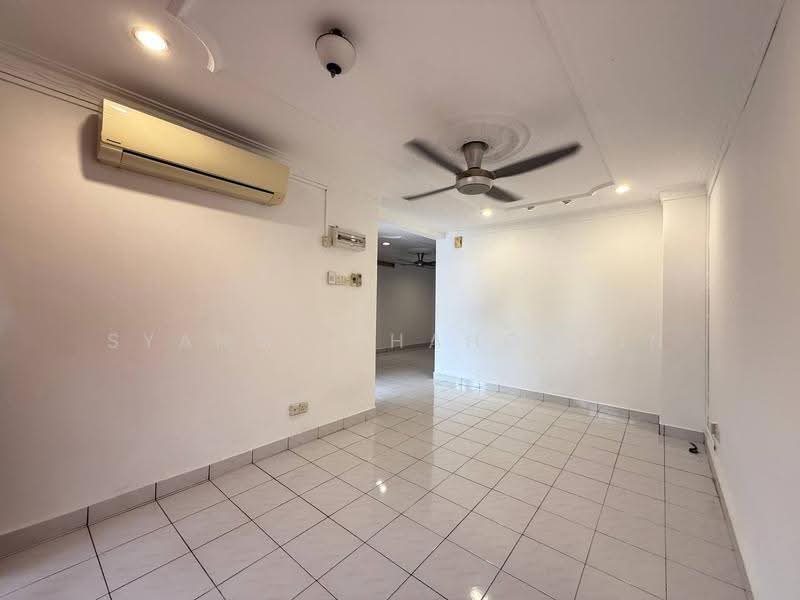 2-storey Terraced House for Sale in Seksyen 20 (Shah Alam) - Syahmi Shahordin - Living Room - PropertyGuru.com.my