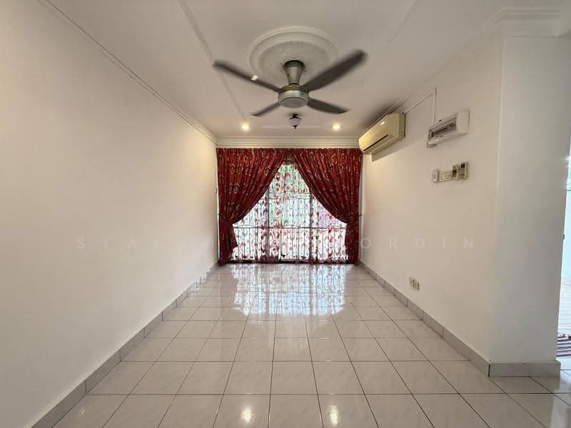 2-storey Terraced House for Sale in Seksyen 20 (Shah Alam) - Syahmi Shahordin - Living Room - PropertyGuru.com.my