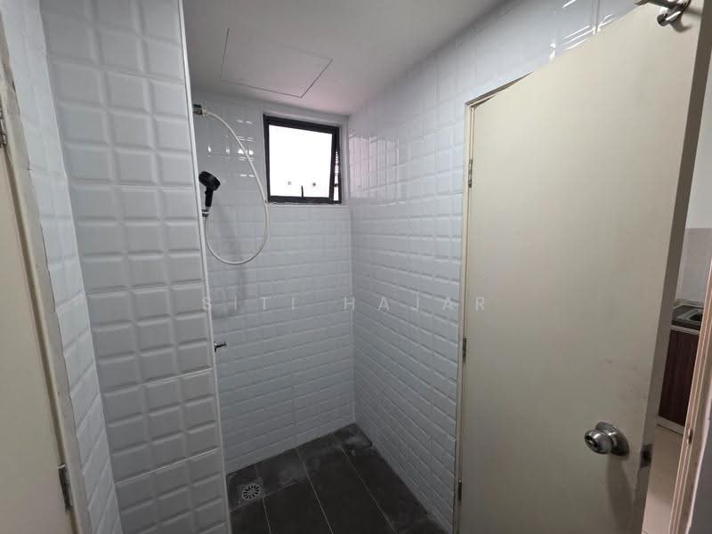 Kediaman Servis untuk Dijual di Vista Alam Serviced Apartment - Siti Hajar - Bathroom - PropertyGuru.com.my