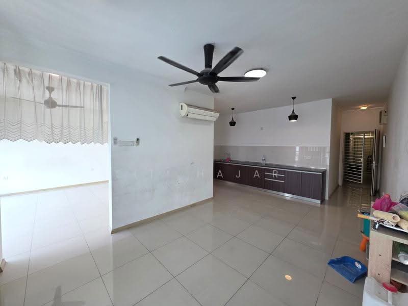 Kediaman Servis untuk Dijual di Vista Alam Serviced Apartment - Siti Hajar - Kitchen - PropertyGuru.com.my