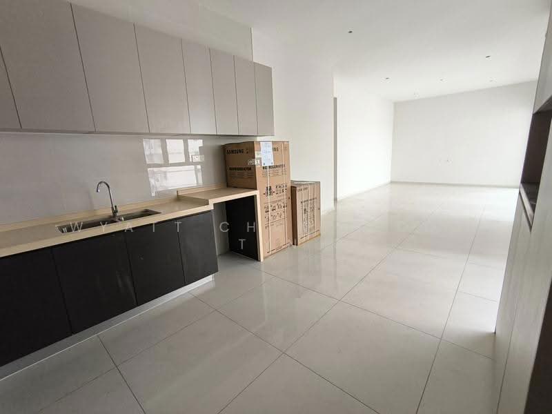Kondominium untuk Dijual di Bay Laurel @ Country Garden Danga Bay - Wyatt Chan Shoou Tyn - PropertyGuru.com.my