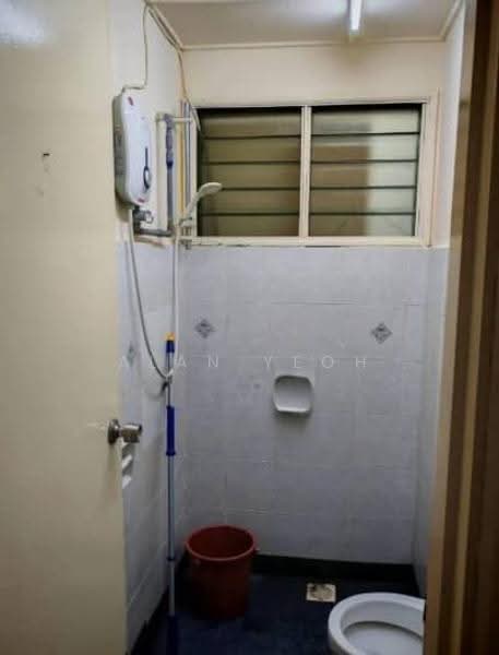 Pangsapuri untuk Dijual di Desa Dua Aman Puri - Alan Yeoh - Bathroom - PropertyGuru.com.my