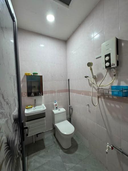 1-storey Terraced House for Sale in Taman Nusa Bestari Jaya (Iskandar Puteri (Nusajaya)) - Daniel Yong - Bathroom - PropertyGuru.com.my
