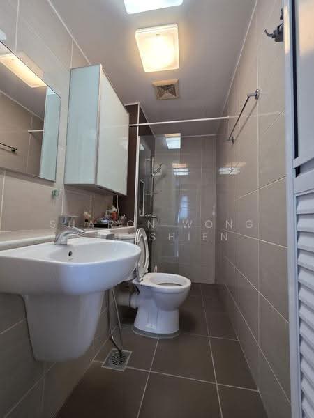 Service Residence for Rent at Sky Gardens Residences - Sharon Wong Shu Shien - Bathroom - PropertyGuru.com.my
