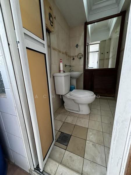 Apartment for Sale at Winner Court B - Rachel Loo - Bathroom - PropertyGuru.com.my
