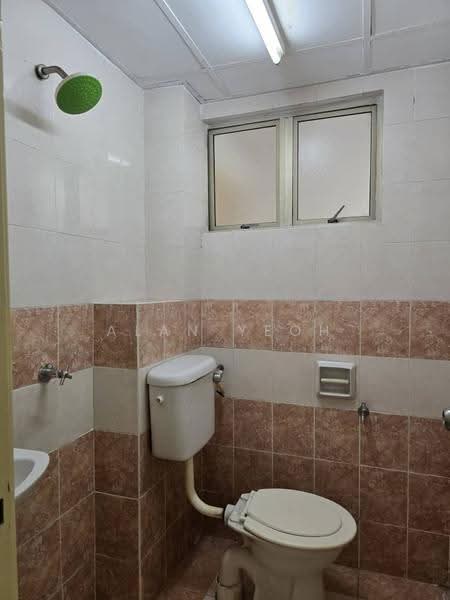 Pangsapuri untuk Dijual di Desa Dua Aman Puri - Alan Yeoh - Bathroom - PropertyGuru.com.my