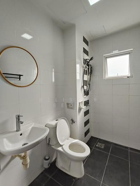 Condominium for Rent at Lagoon Suites - Allister Seow - Bathroom - PropertyGuru.com.my