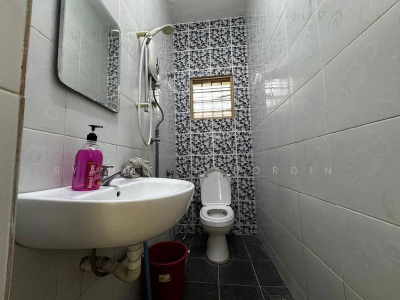 2-storey Terraced House for Sale in Pandan Jaya (Ampang) - Syahmi Shahordin - Bathroom - PropertyGuru.com.my