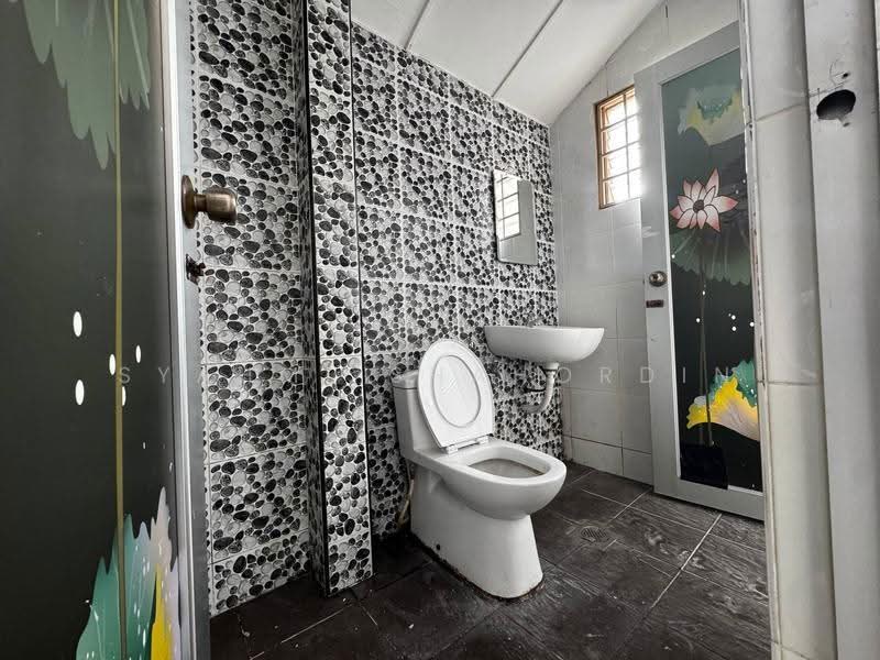 2-storey Terraced House for Sale in Pandan Jaya (Ampang) - Syahmi Shahordin - Bathroom - PropertyGuru.com.my