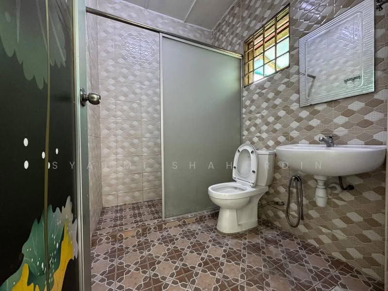 2-storey Terraced House for Sale in Pandan Jaya (Ampang) - Syahmi Shahordin - Bathroom - PropertyGuru.com.my