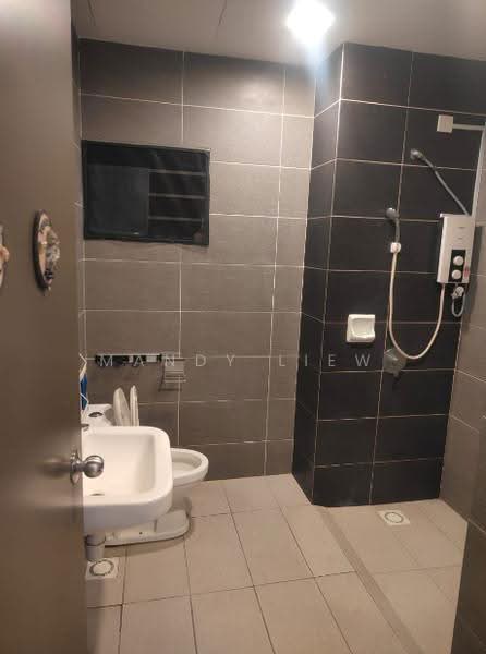 Kondominium untuk Dijual di The Henge - Mandy Liew - Bathroom - PropertyGuru.com.my
