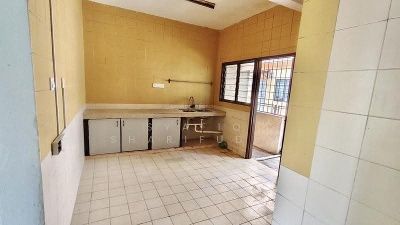 Rumah Teres 2-Tingkat untuk Dijual di Subang Bestari (Shah Alam) - Syafiq Sharifudin - Kitchen - PropertyGuru.com.my