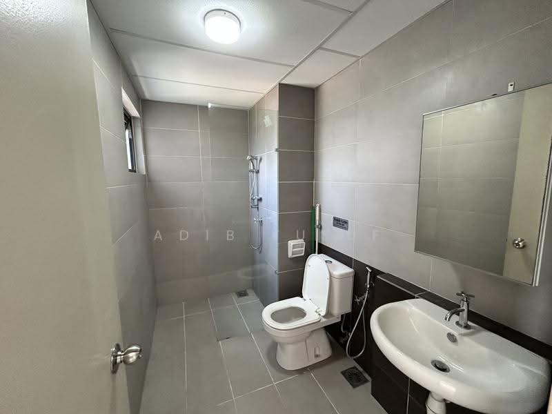 Kediaman Servis untuk Disewa di Suria Residence - Adib Yusuf - Bathroom - PropertyGuru.com.my