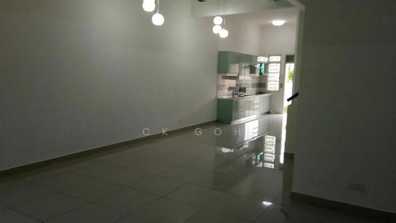 Rumah Teres 2-Tingkat untuk Disewa di Sungai Ara (Penang) - CK Goh - Living Room - PropertyGuru.com.my