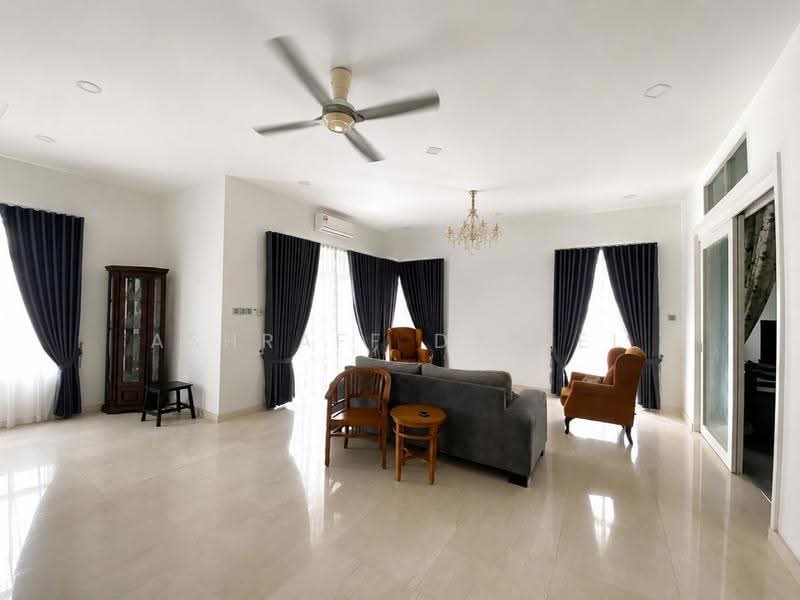 Bungalow House untuk Dijual di Kota Emerald (Rawang) - Ashraff Daniel - Living Room - PropertyGuru.com.my