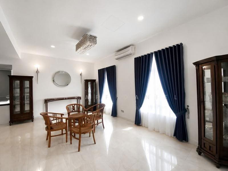 Bungalow House untuk Dijual di Kota Emerald (Rawang) - Ashraff Daniel - Living Room - PropertyGuru.com.my