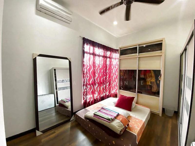 Bungalow House untuk Dijual di Kota Emerald (Rawang) - Ashraff Daniel - Bedroom - PropertyGuru.com.my
