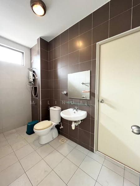 Cluster House for Sale in Taman Adda Heights (Tebrau) - Melinda Ee - Bathroom - PropertyGuru.com.my