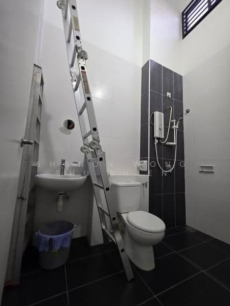 Rumah Kluster untuk Dijual di Bukit Indah (Iskandar Puteri (Nusajaya)) - Sharon Wong Shu Shien - Bathroom - PropertyGuru.com.my
