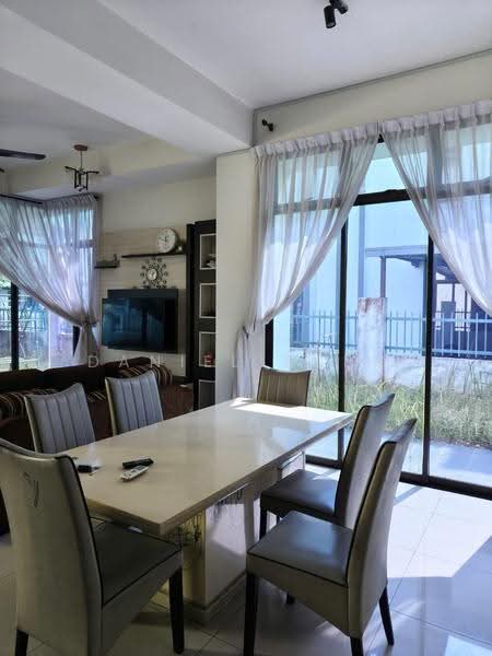 Rumah Kluster untuk Dijual di Kota Masai (Pasir Gudang) - Daniel Yong - Living Room - PropertyGuru.com.my