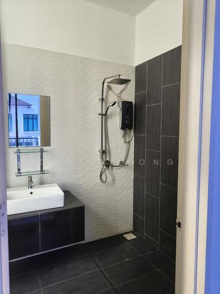 Rumah Kluster untuk Dijual di Kota Masai (Pasir Gudang) - Daniel Yong - Bathroom - PropertyGuru.com.my