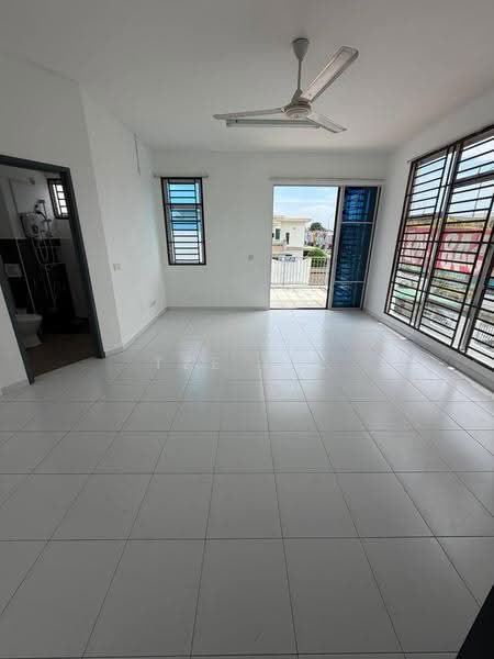 2-storey Terraced House for Sale in Bukit Indah (Iskandar Puteri (Nusajaya)) - Tze Lee - Living Room - PropertyGuru.com.my