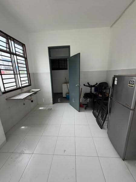 2-storey Terraced House for Sale in Bukit Indah (Iskandar Puteri (Nusajaya)) - Tze Lee - Kitchen - PropertyGuru.com.my
