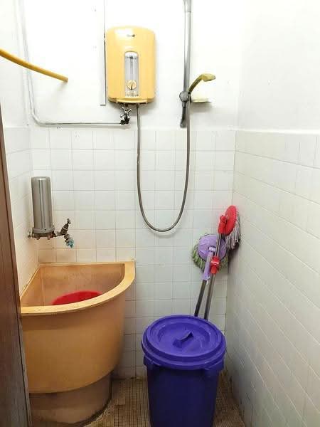 Rumah Teres 1-Tingkat untuk Disewa di Farlim (Ayer Itam) - Pauline Cheong - Bathroom - PropertyGuru.com.my