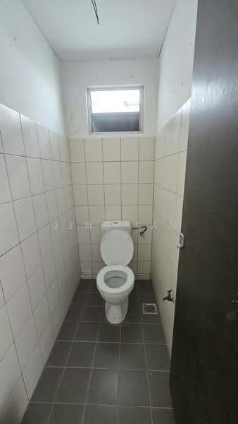 Shop for Rent in Kuching (Sarawak) - Jeno Tan - Bathroom - PropertyGuru.com.my