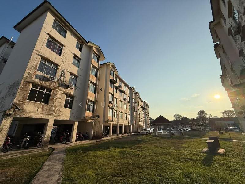 Flat for Sale at Flat Bukit Indah - Kuu Chin - Exterior - PropertyGuru.com.my