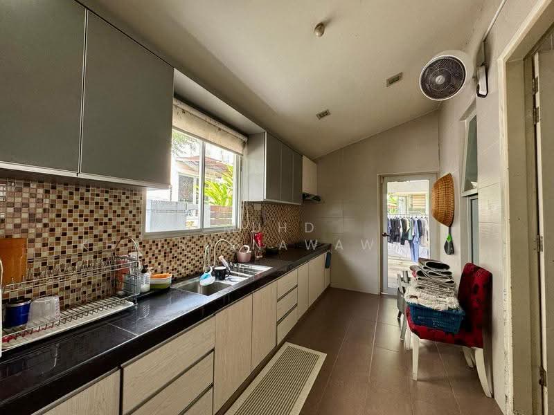 Bungalow House untuk Dijual di Seksyen 13 (Shah Alam) - Muhd Khairulnawawi Kamaruddin - Kitchen - PropertyGuru.com.my